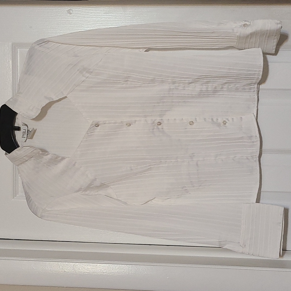 Clothes - Picture 1 of 2